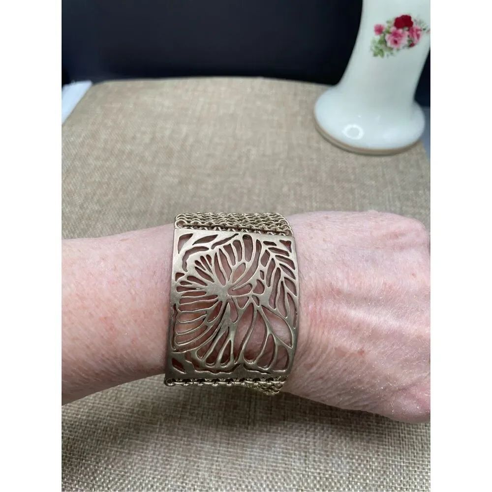 Kenneth Cole Chain Fashion Butterfly Bracelet Light Gold tone